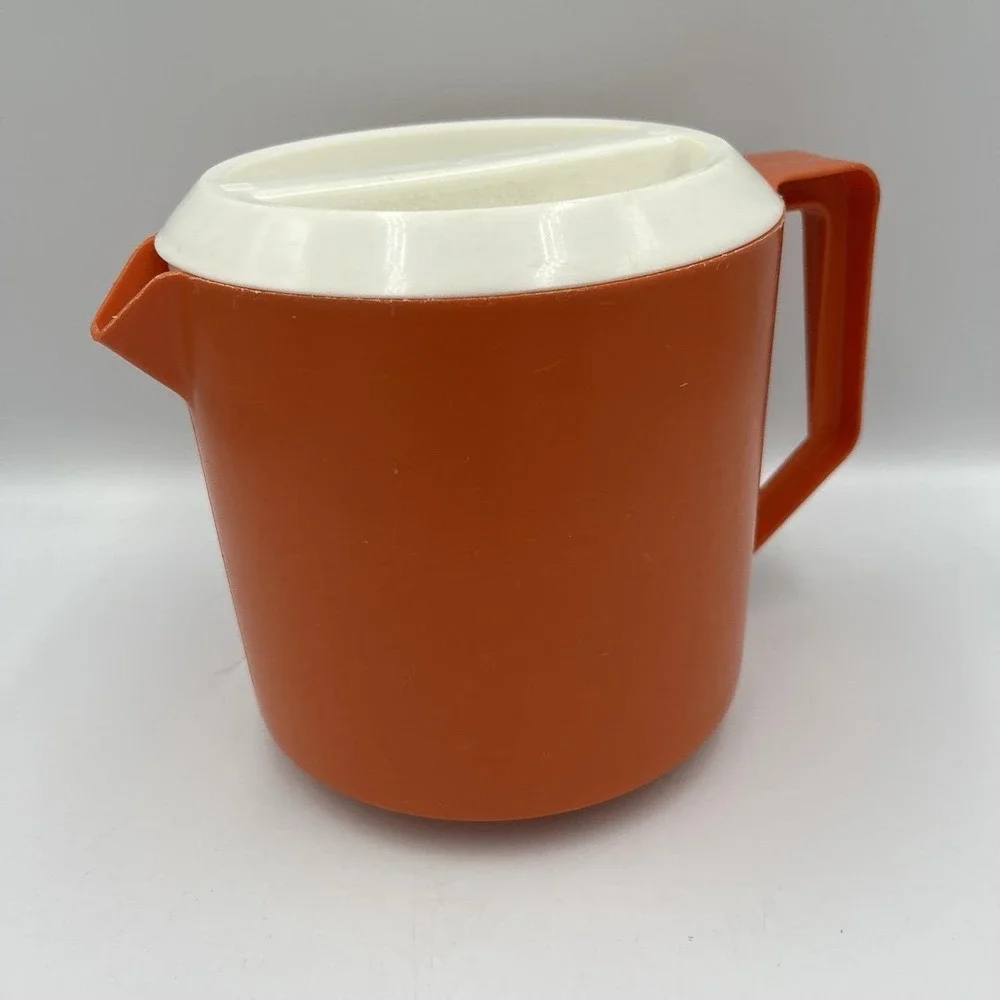 Vintage Orange Rubbermaid 1 1/2 Quart Pitcher White Top #2745 Nostalgic Summer